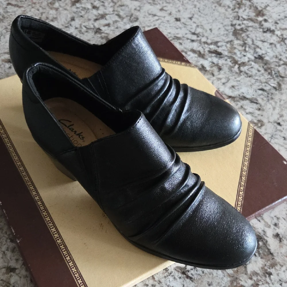 Clarks Women's Black Leather Loafers Scisey's 8.5 Regular